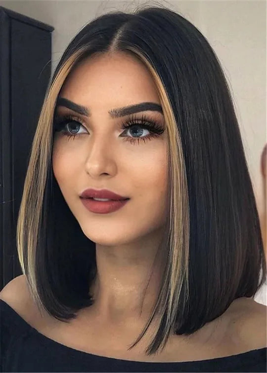 Kräftiges brünettes, mittig gescheiteltes Bob-Haar aus Kunsthaar mit goldenem Balayage, das das Gesicht umrahmt